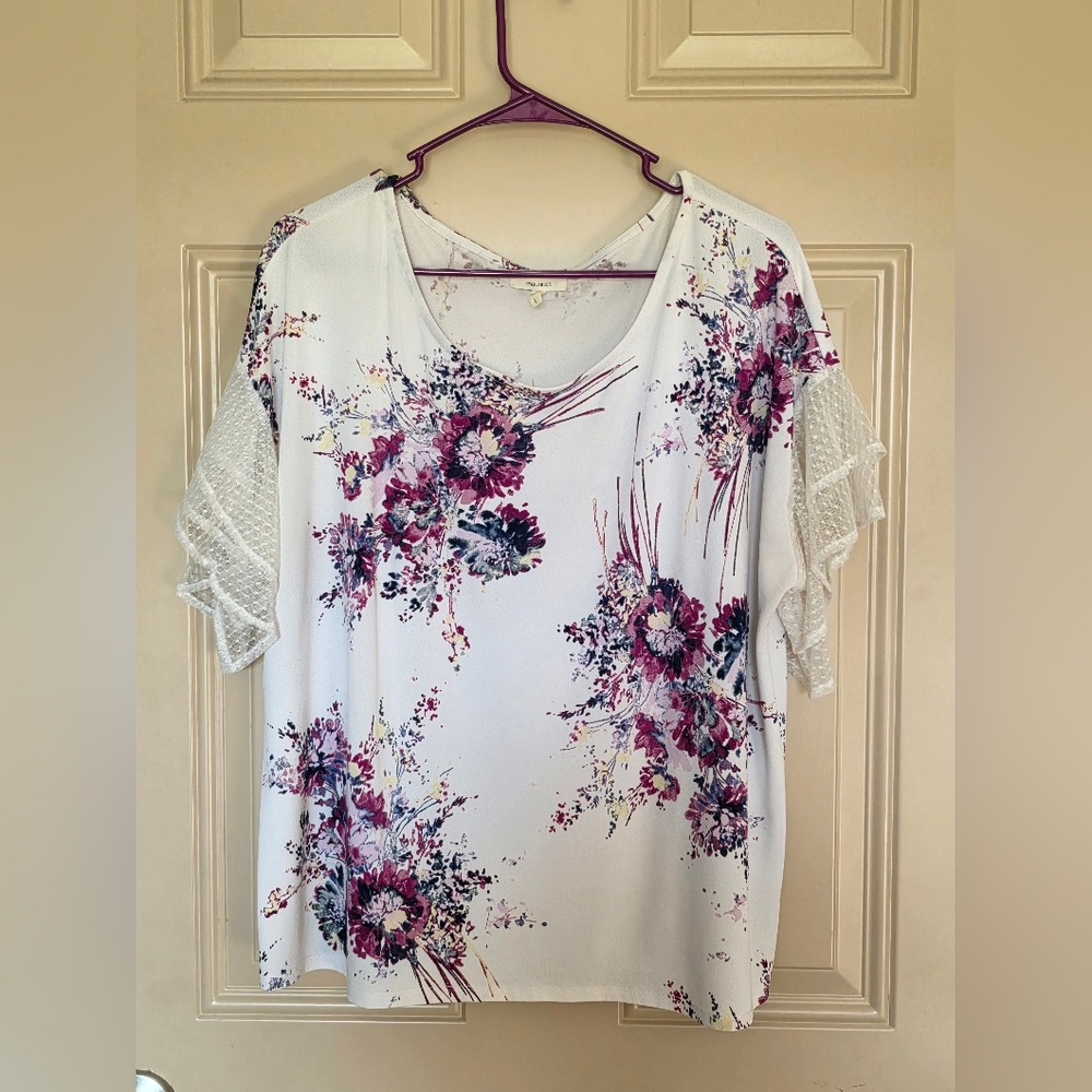 Maurices Floral Print White and Purple Women's Top Large